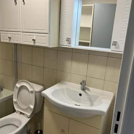 Apartment En Rez-de-jardin Nizza